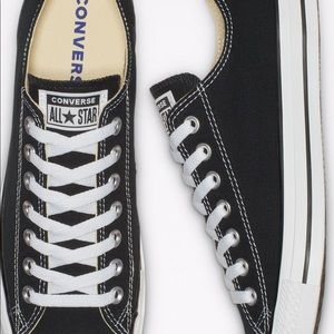 Low black converse